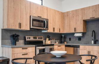 Smart Amenities & Modern Charm – Houston Studio! - Foto 27