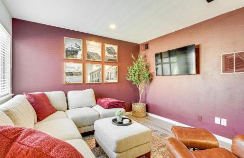 Convenient Bryan Townhome with Patio Less Than 3 Mi to AandM! - Foto 2