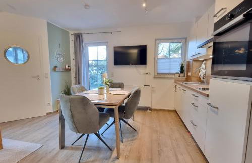 Düne 4 - Ferienunterkunft mit eigenem Garten in der beliebten Dünenresidenz - sanftes Meeresrauschen inklusive - Foto 13