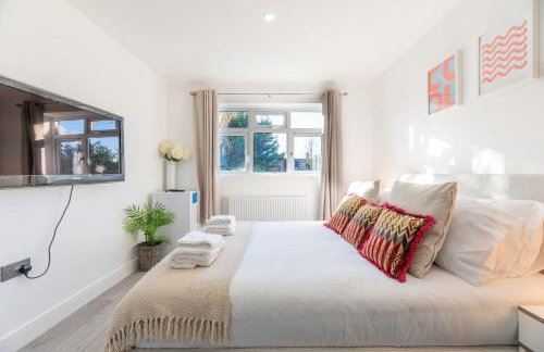 Charming studio near transport to central London - Pass the Keys - Photo 1