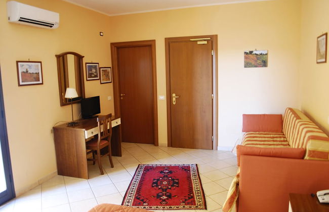 Greta Rooms Hotel - Photo 25