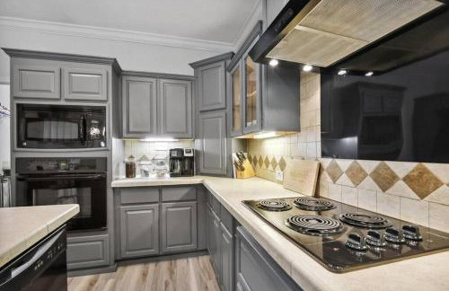 Old Town Bay St. Louis Outdoor Bar Area Game Room - Foto 17