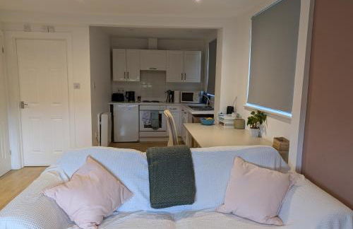 Studio Apartment - Iver Heath - Photo 2
