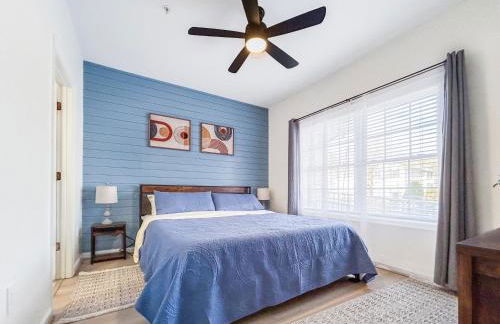 Modern and Comfy-2BR 2BA with pool access - ground floor, Near Outlets & Beaches - Foto 3