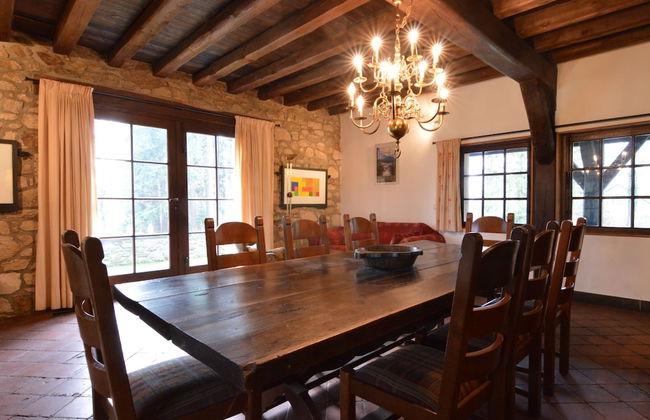 Large Hunting Lodge With Enormous Beautiful Garden - Photo 17