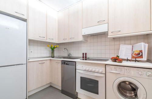 Apartamento con parking y piscina - Foto 10