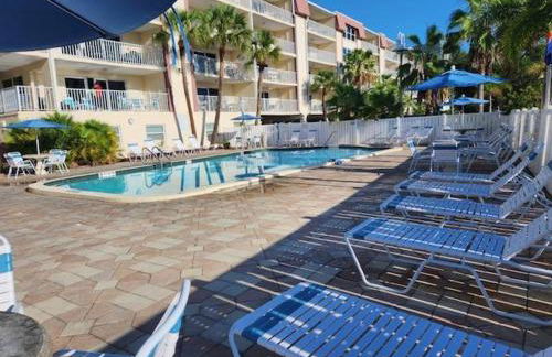 Holiday Villas II ON THE BEACH w/Intercoastal View - Foto 22