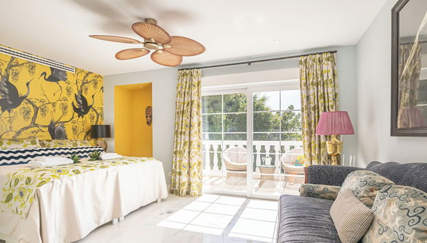 Luxury Family Escape Golf & Pool Retreat - Photo 2, Room