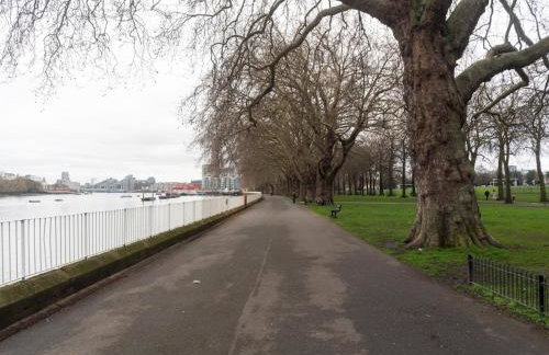 Chic & Cozy Flat in SW London, Perfect Location! - Pass the Keys - Foto 29