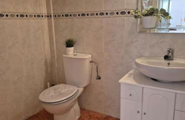 Holiday home in Costa Blanca - 3 bedroom house with pool sleeps 8, close to beach - Foto 9