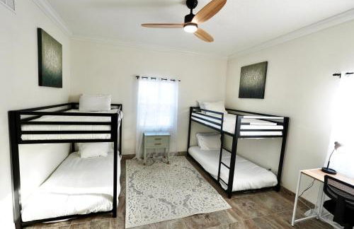 Villa Fiorō -Bold Luxury 2BR - River & Coastal Vibe - Foto 15