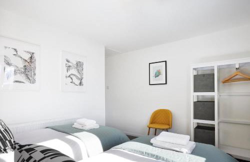 Charming 2 bed home, quiet village + free parking - Foto 7