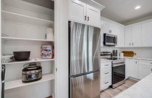 Family Villa King Bed, 3 bedrooms 2baths, 7 guests, Close to Beaches, Golfing, Fishing - Foto 10