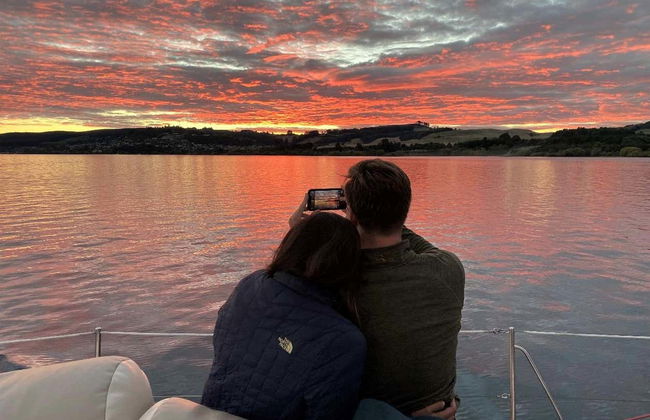 Paseo en barco al atardecer por el lago Taupo - Foto 4