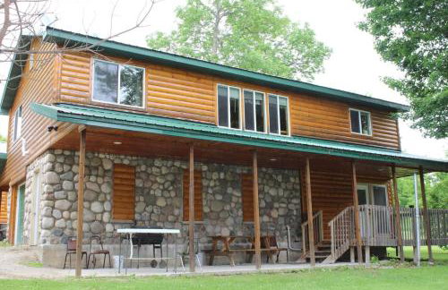 Cabin10 - Poolside Cabin with a lake view and great fishing - Foto 2
