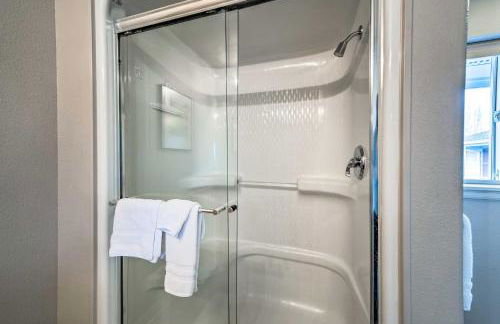 Apartment with Gas Fireplace about half Mi to Beach! - Foto 15