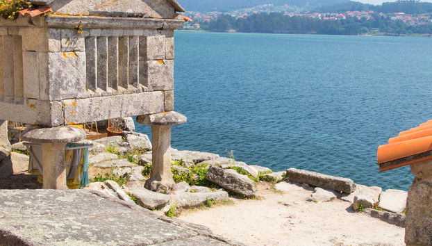 Visite théâtralisée dans Combarro