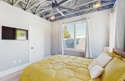 Walkable Gem! Dtwn Chattanooga Base with Balcony - Foto 17