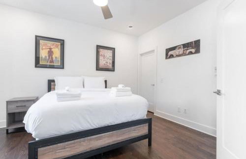 6 Bedroom Quiet Townhome! 6min to Airport & 15min to Downtown! - Foto 15