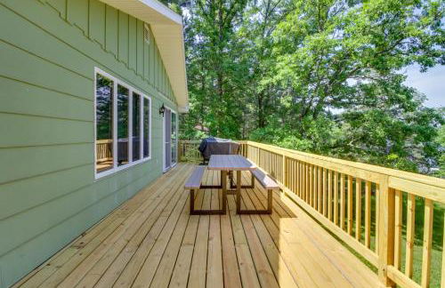 Cabin Getaway with Private Dock, Walk to Trail! - Foto 24