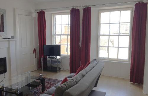 Beautiful 2 Bedroom Dunbar Serviced Apartment - Foto 2