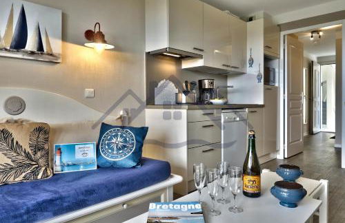 LocaLise - A18 - Appartement avec balcon - Petite vue mer à travers le palmier - Piscine de avril à septembre - Wifi inclus - Animaux admis - Draps inclus - Parking inclus - Foto 4