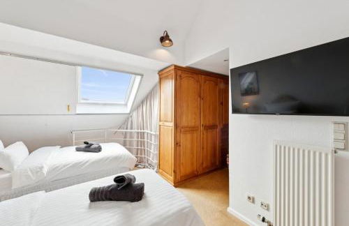 Gelbe Koffer - Vintage Maisonette Neunkirchen - 2 SZ - Self-Check-in - Balkon - Parkplatz - 1 km zum Zentrum - bis 4 Pers - Foto 11