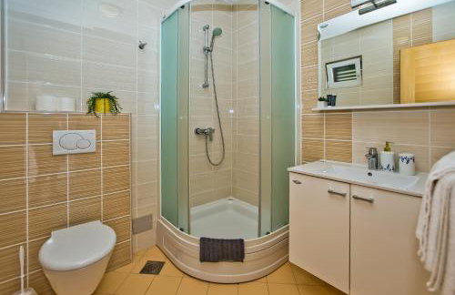 Luxurious Apartments Maslina with Beach - Photo 72