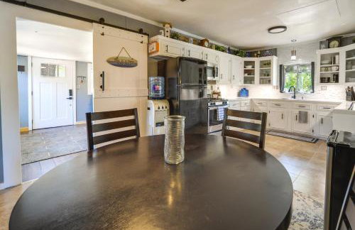 Waterfront Lake LBJ Cabin w/ Private Dock! - Photo 7