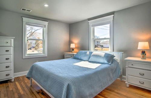 Walk to Shore Updated Buzzards Bay Cottage! - Foto 10