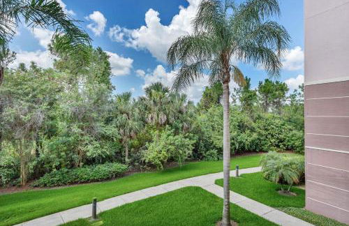 Newly Updated Condo, Near Conv. Center - Photo 49