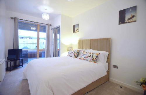 Near Dlr station -WiFi -Parking -Pets -Sleeps 5 - Foto 8