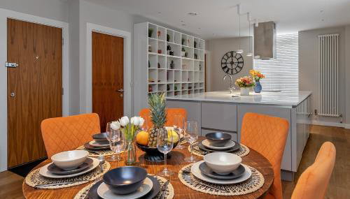 MK CITY CENTRE, THE DIAMOND SUITE, FREE Parking Space, PREMIUM SPACIOUS Apartment with FOOSBALL TABLE - Foto 4