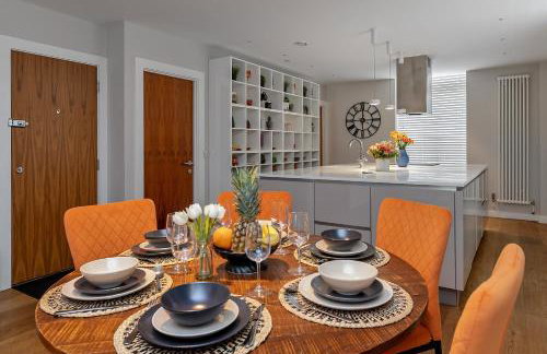 MK CITY CENTRE, THE DIAMOND SUITE, FREE Parking Space, PREMIUM SPACIOUS Apartment with FOOSBALL TABLE - Foto 4