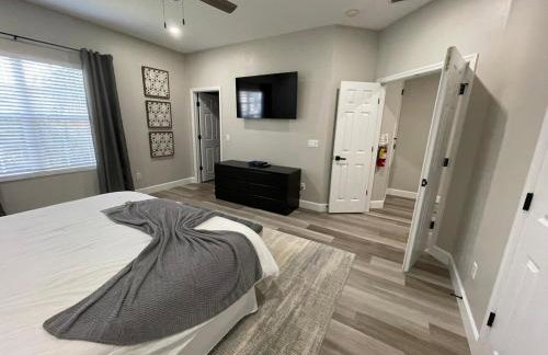 Gated 3BR 3BA Townhome Near Disney w Pool and Gym - Foto 15