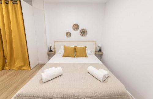 Moonkey - Apto. Albéniz, con acogedor patio - Photo 1