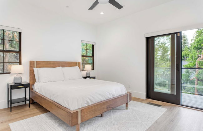 Luxury Retreat, 5mins to the Lake Game Room + Fire Pit Howlite by Avantstay - Foto 3