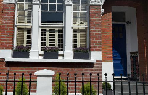 Homely 2 Levels Flat w Private Garden - Photo 24