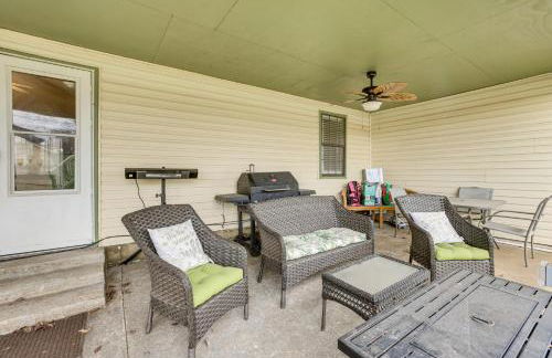 Pool and Large Covered Patio! Decatur Family Getaway - Foto 27
