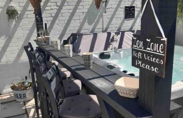 Ocean Suites HOT TUB - sleeps 11 - Foto 9