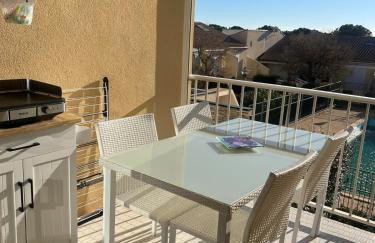 2 bedroom apartment, sleeps 4 - Photo 5