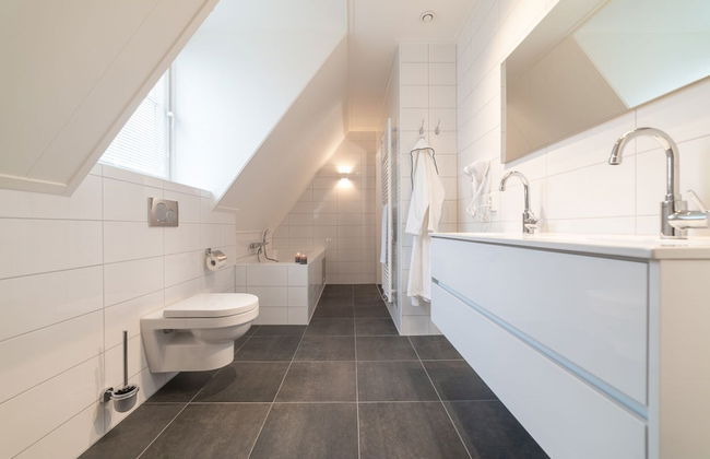 Luxury 8-person Wellness Villa With Sauna and Outdoor hot tub is Unique - Photo 67