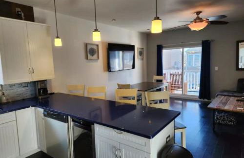 Vista Villa - 3 Bedrooms with Roof Top Deck! - Foto 11