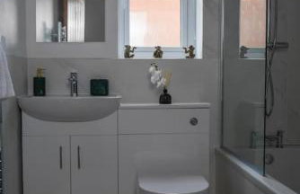 Free Parking, Families, Short Stays - Durham - Photo 52