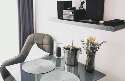 HH 02 by ROCKCHAIR - SUPERHOST Status - Modernes Apartment mit sonnigem Balkon & premium Boxspringbetten in Winterhude - Hamburg Top Geheimtipp - Foto 6