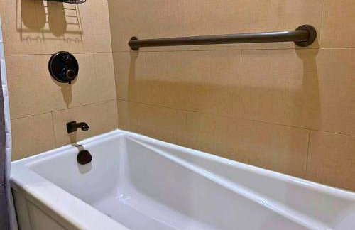 Well-Equipped 2BR Unit with Parking - GBay 301 - Foto 37