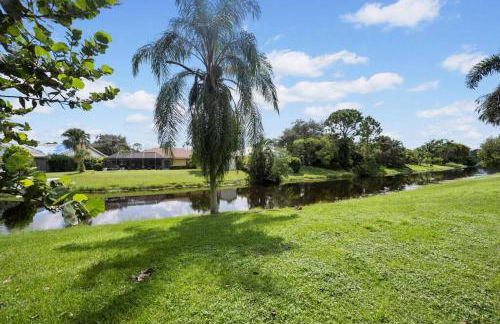 Luxurious Palm Beach Home - Photo 9