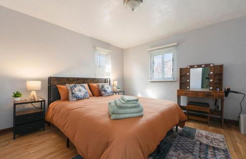 Cozy 3-bedroom family home - sleeps 8, great coffee - Foto 26