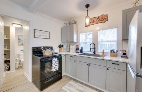 Walk to Lake Nautical Akron Cottage with Deck! - Foto 11