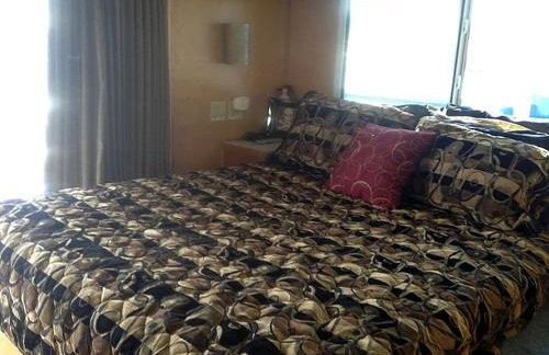 Luxury Houseboat for Cruise-Style Getaway on Lake Travis near Austin, Texas - Foto 4